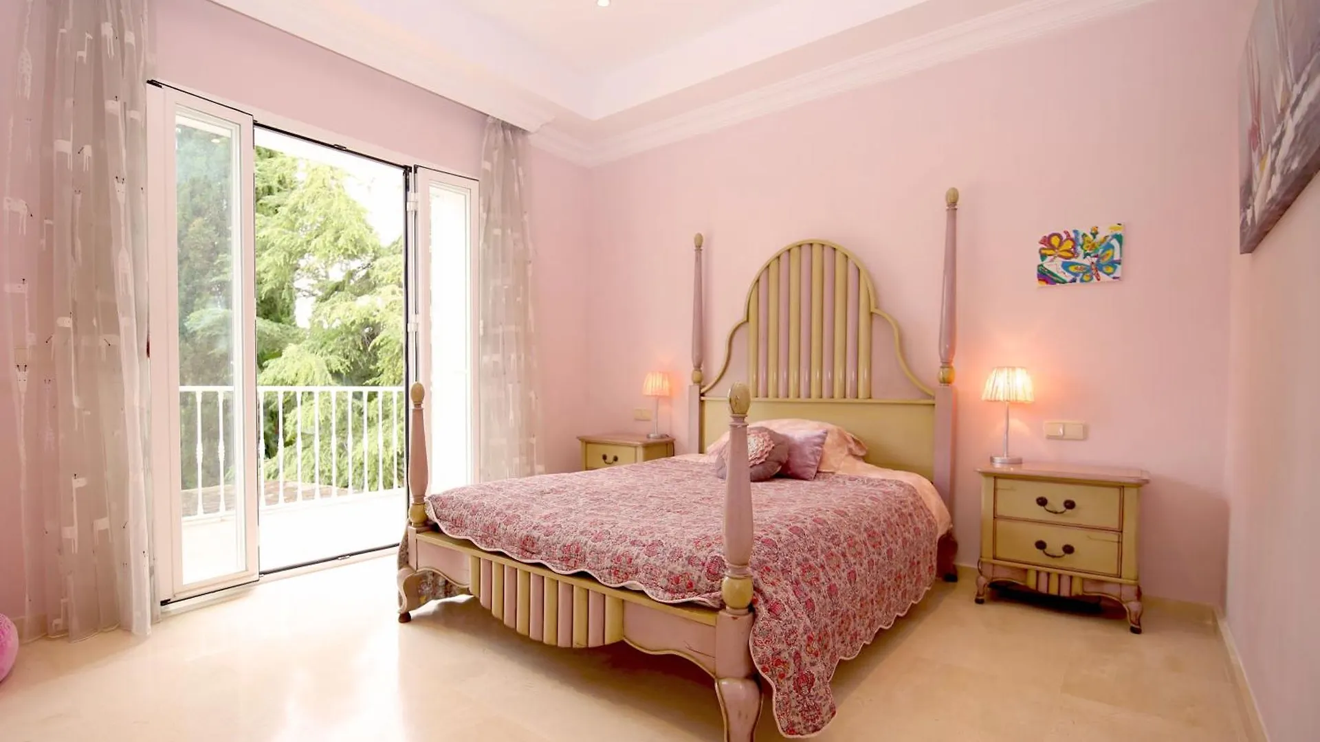 Estepona East Luxury Family Villa Rosa