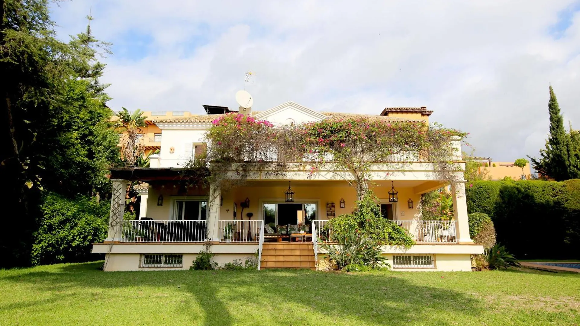Estepona East Luxury Family Villa Rosa Spain