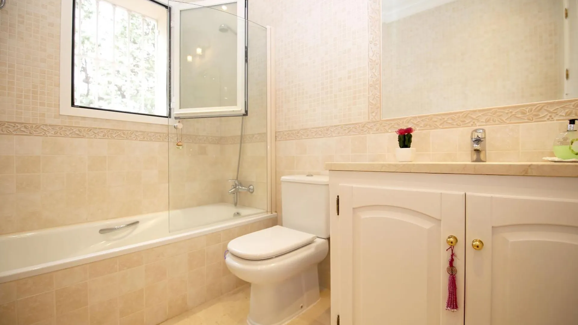 Estepona East Luxury Family Villa Rosa Spain