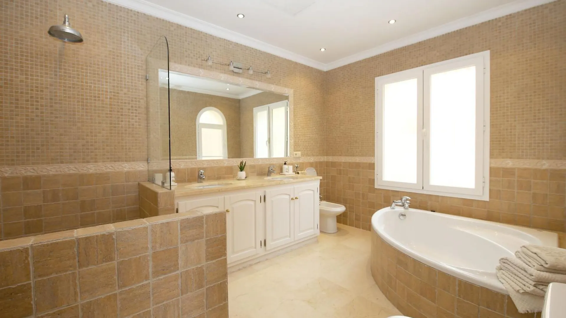 Estepona East Luxury Family Villa Rosa